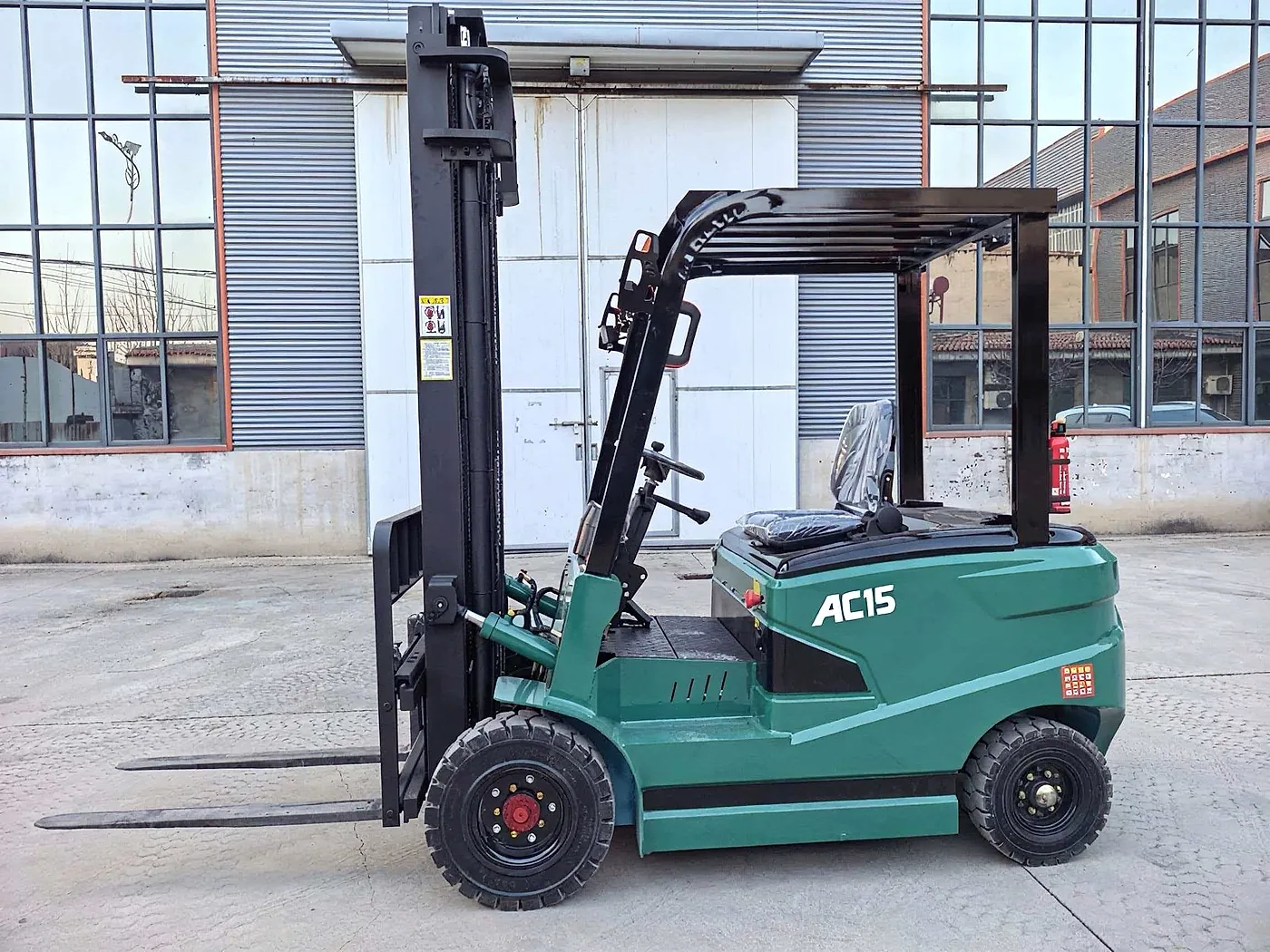 Chariot lithium de 1,5 t 2