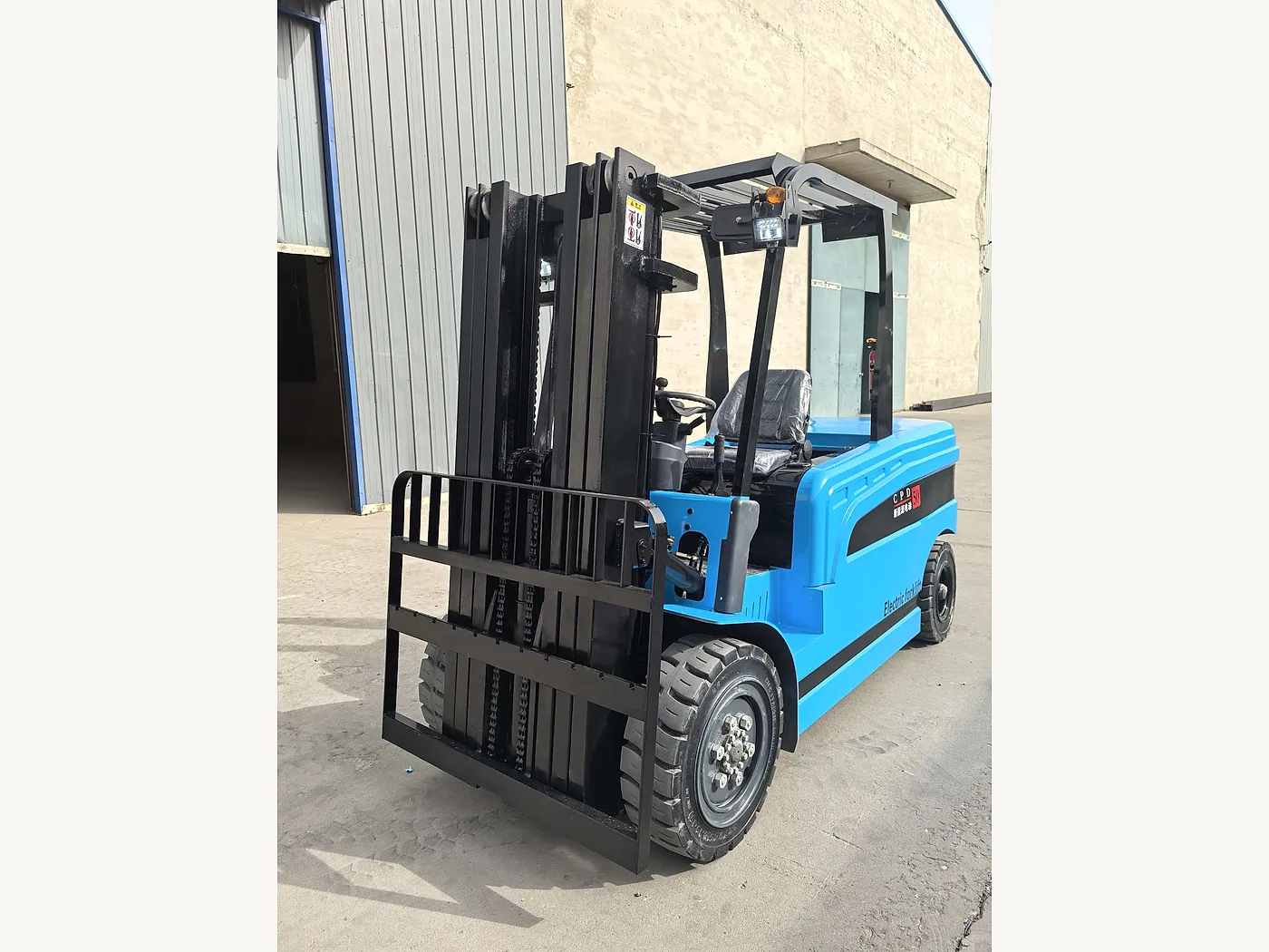 5 t Lithium Forklift 3